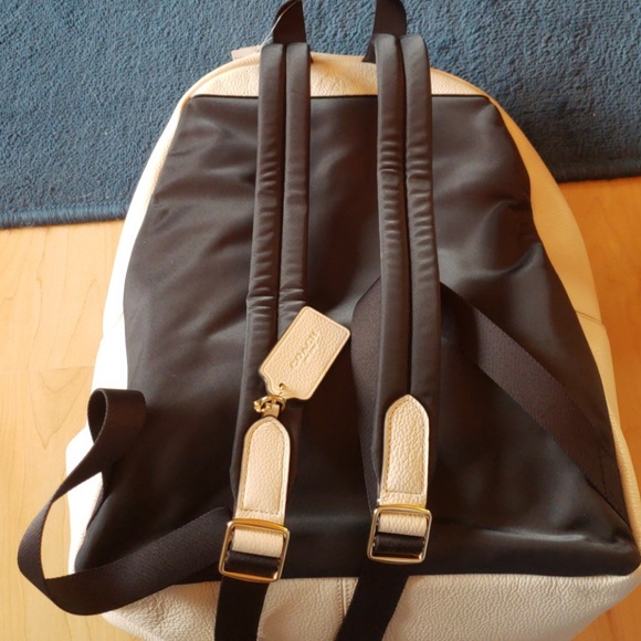 Coach backpack - Picture 3 of 5